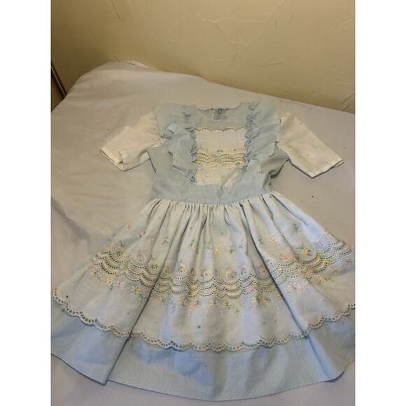 Vintage Flowers blue drees W/white ruffle apron Very Detailed size 2T ? - Picture 2 of 11